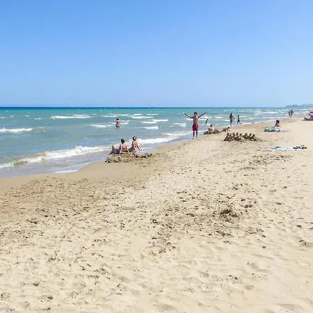 Nyaraló 3 Bedroom Gorgeous In