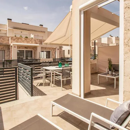 Feriehus 3 Bedroom Gorgeous In Torrevieja