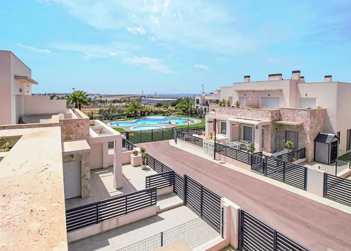 3 Bedroom Gorgeous In Holiday home *