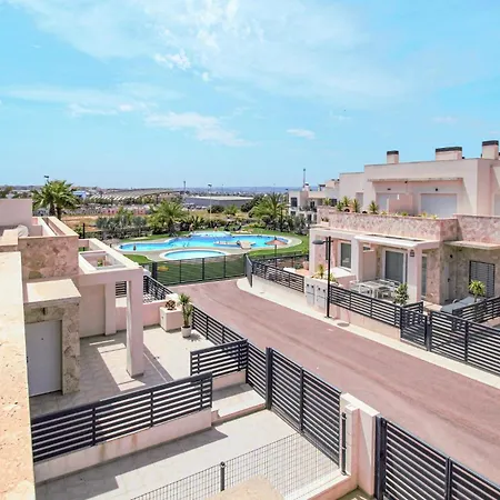 Beach Front Home In Torrevieja Prázdninový dům *